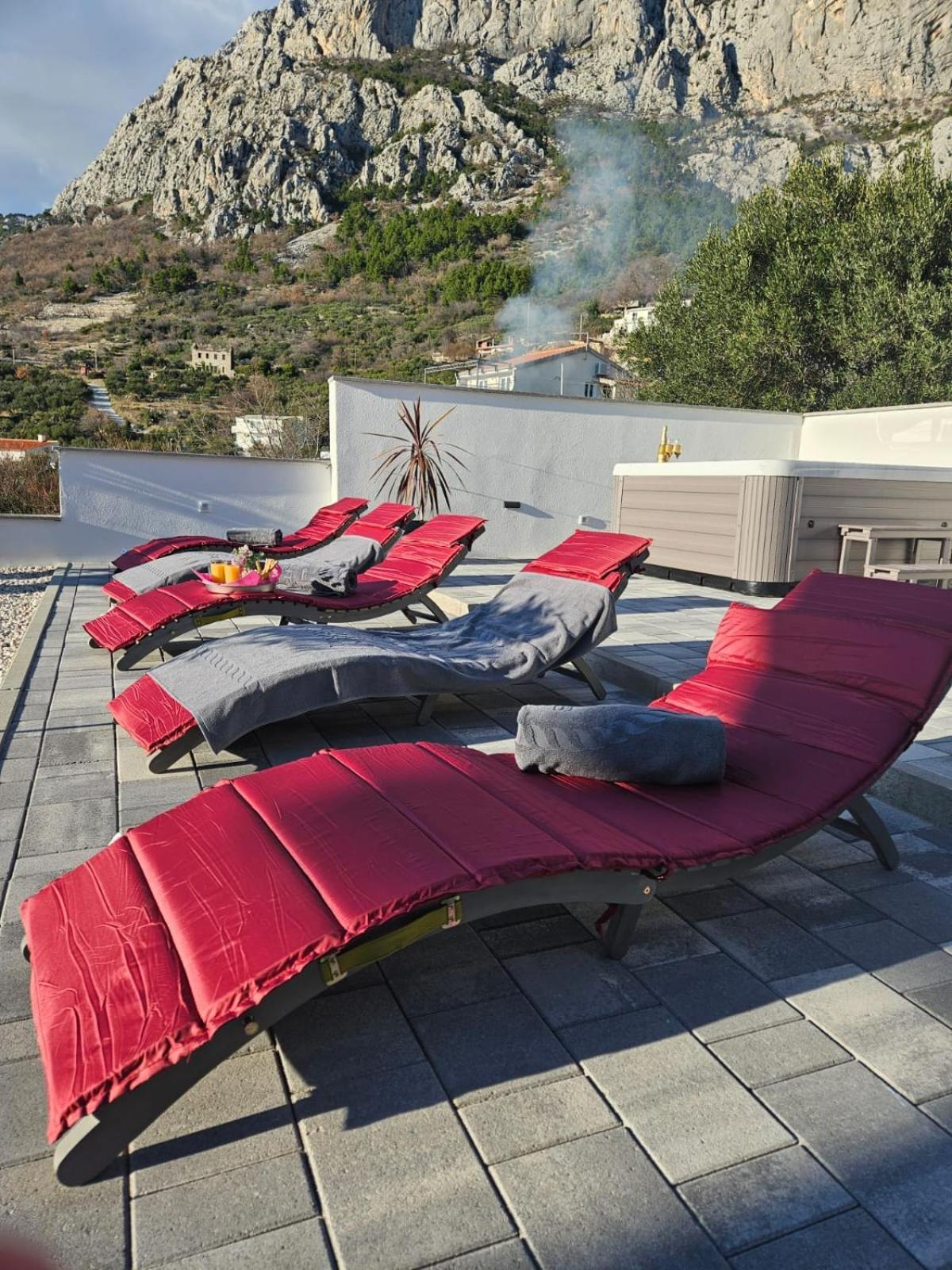 Apartman Koko With Private Jacuzzi Makarska Exterior photo