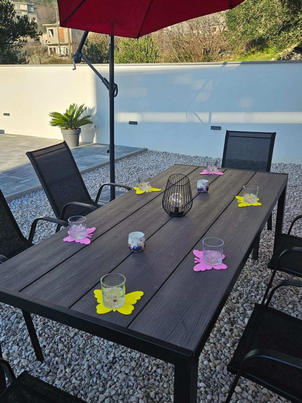 Apartman Koko With Private Jacuzzi Makarska Exterior photo