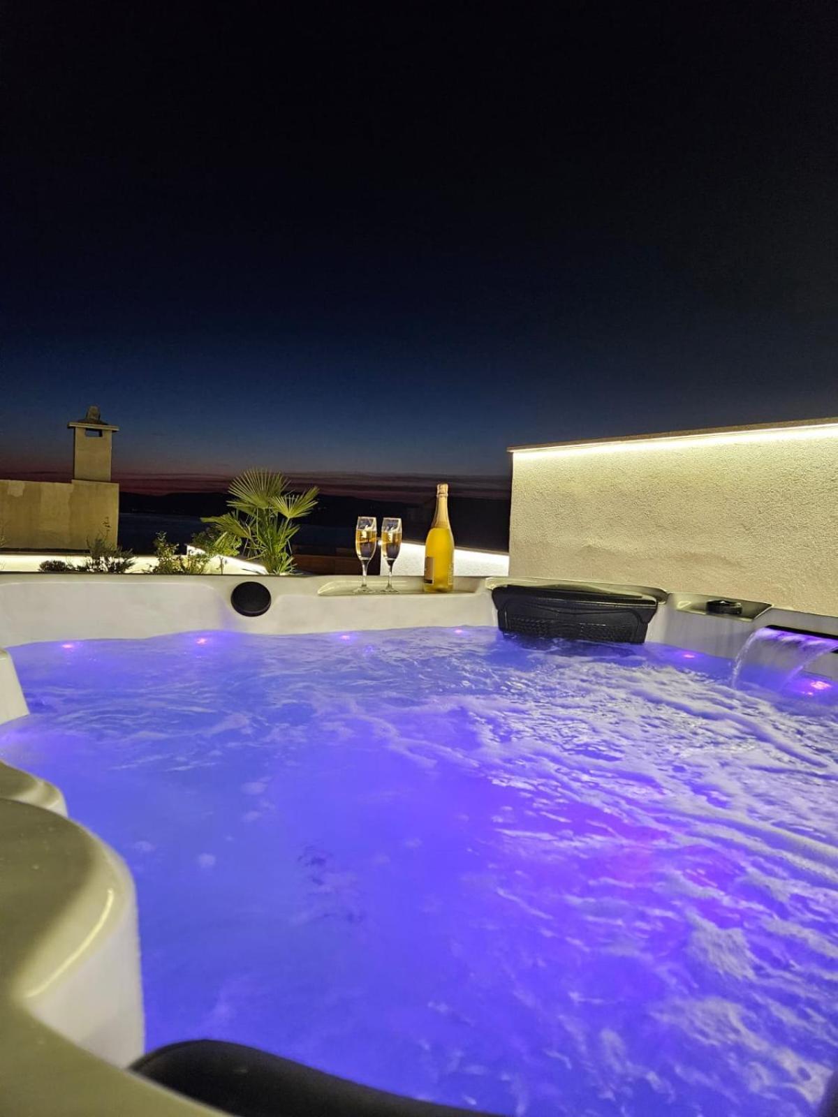 Apartman Koko With Private Jacuzzi Makarska Exterior photo