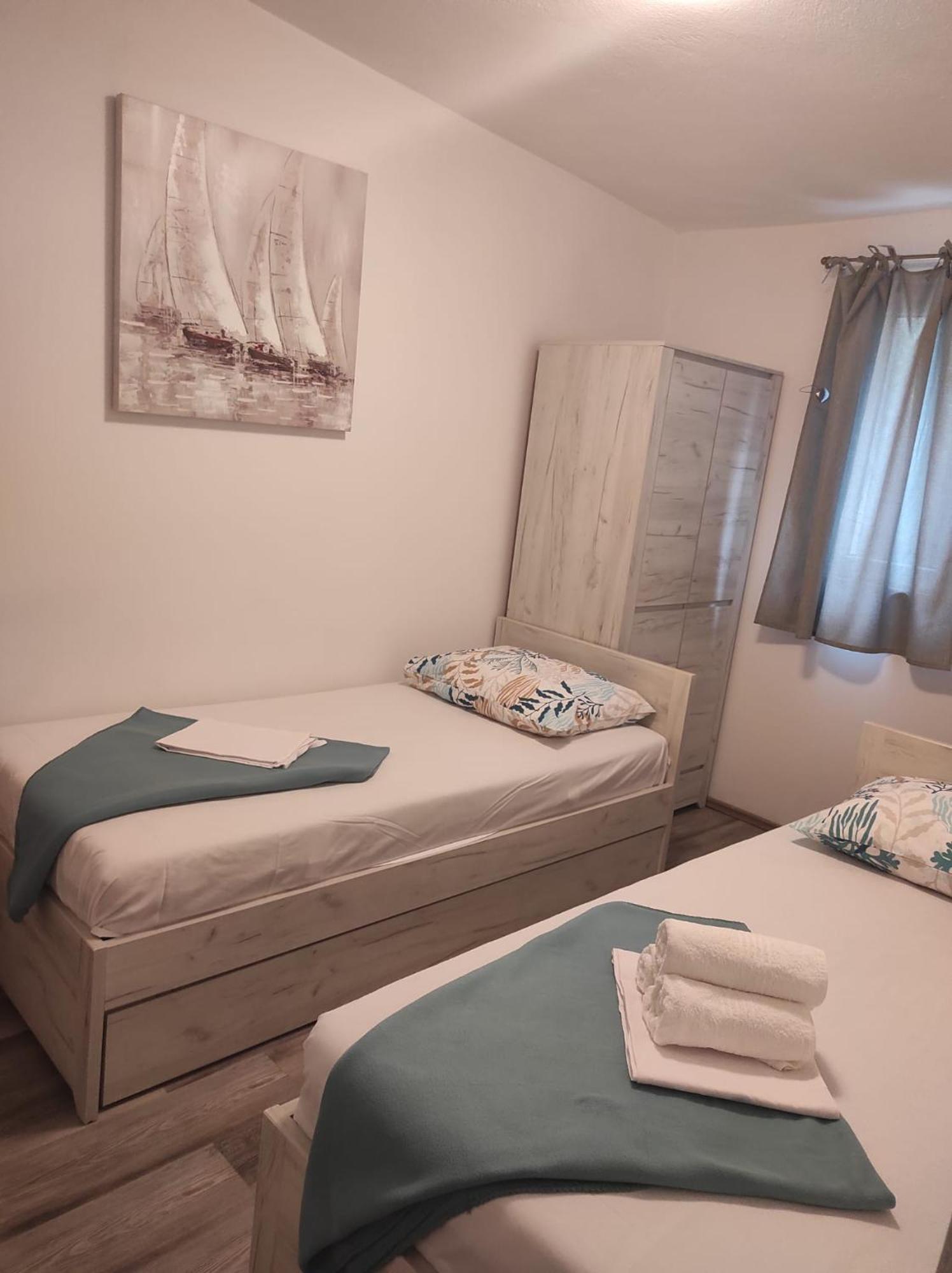 Apartman Koko With Private Jacuzzi Makarska Exterior photo