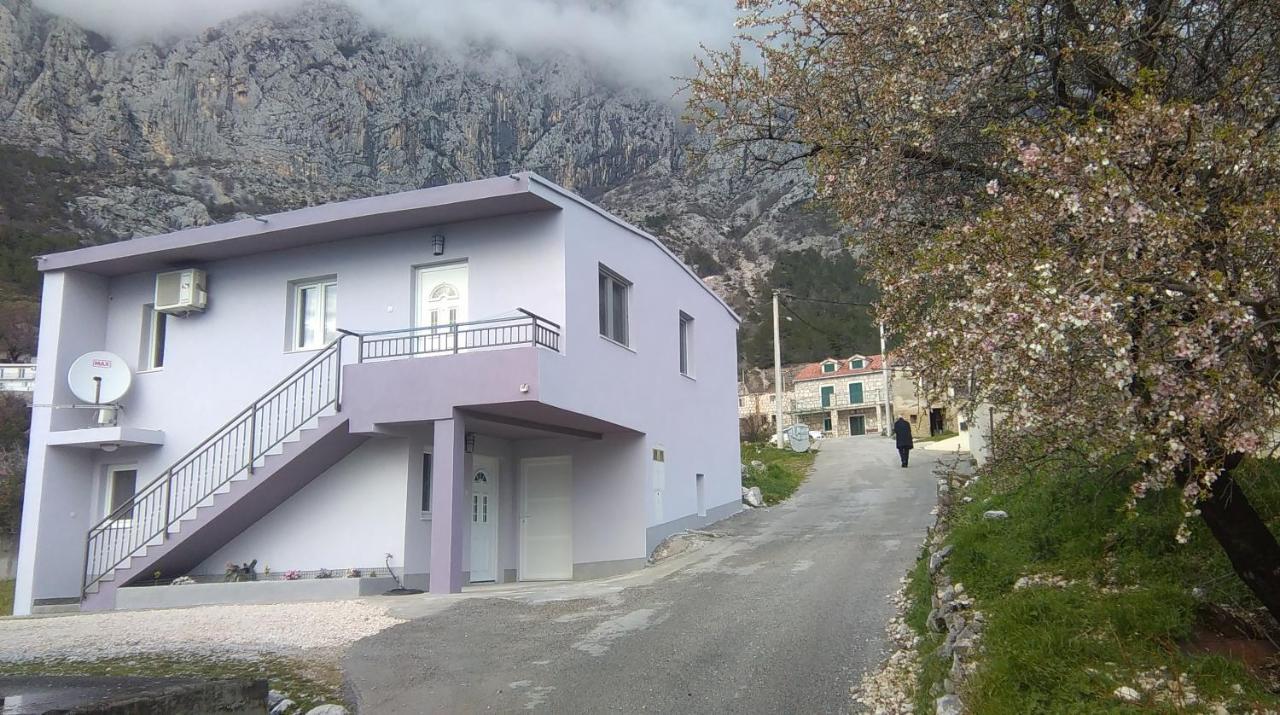 Apartman Koko With Private Jacuzzi Makarska Exterior photo