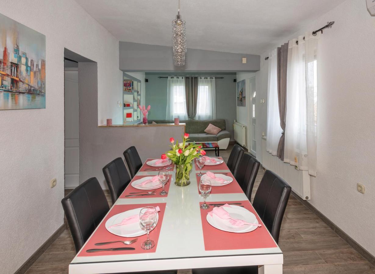 Apartman Koko With Private Jacuzzi Makarska Exterior photo