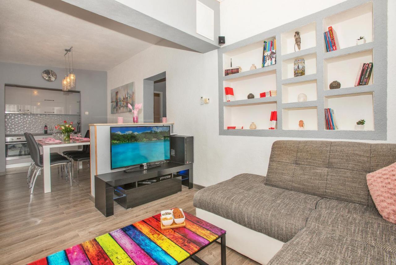 Apartman Koko With Private Jacuzzi Makarska Exterior photo