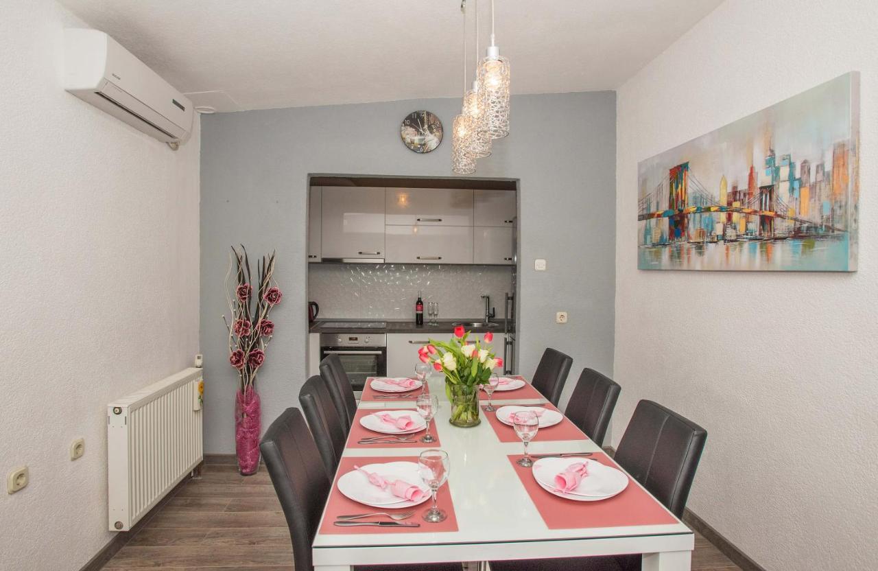 Apartman Koko With Private Jacuzzi Makarska Exterior photo