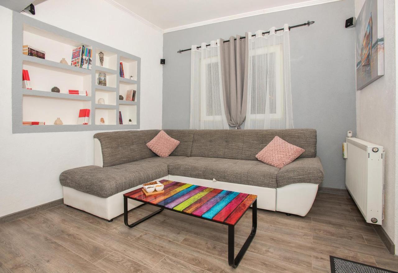 Apartman Koko With Private Jacuzzi Makarska Exterior photo